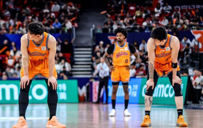 CBA排名又亂瞭！上海殺回第一，廣東雙殺深圳，遼寧4連勝卷土重來