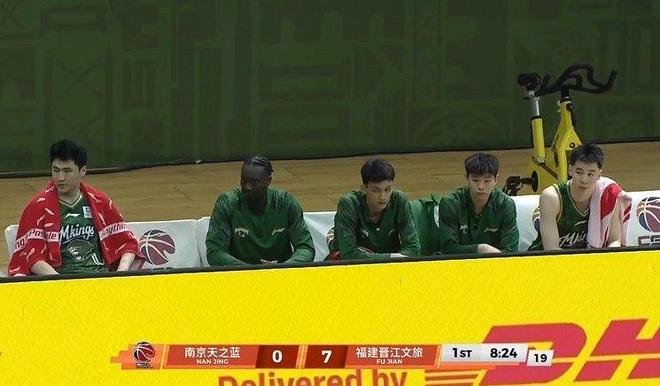 CBA瘋狂一夜！同曦爆內訌廣州出臥底，深圳殺回前6北京成最大贏傢