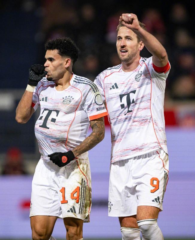 迪亚斯破门+假摔被罚离场，9人拜仁1-1勒沃库森，七连胜戛然而止