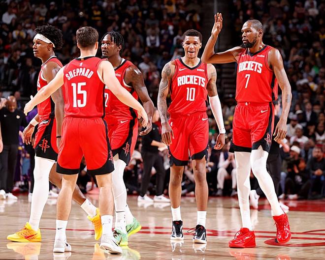 鋒線新援面對老東傢湖人已經超水平發揮瞭，但火箭還是無法取勝？