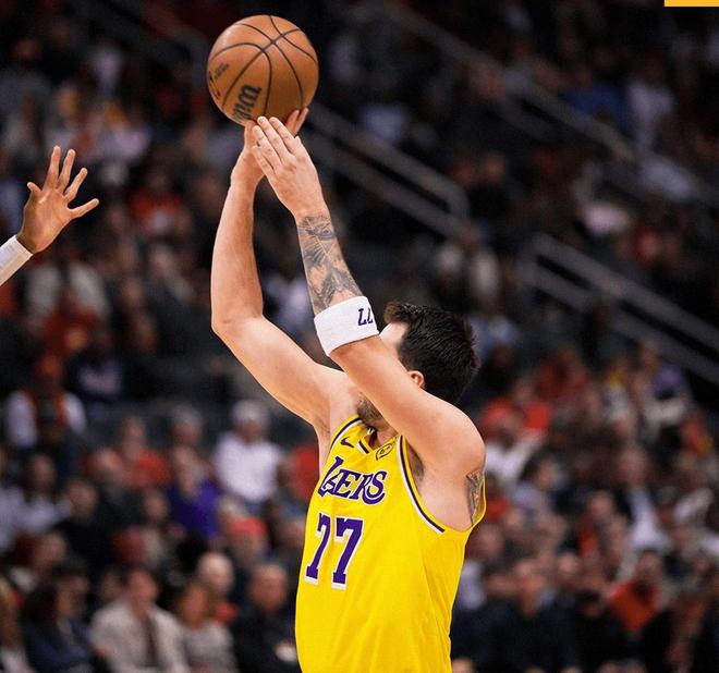 大逆轉！湖人擊潰火箭，豪取6連勝！東契奇轟36+6，杜蘭特18分5板