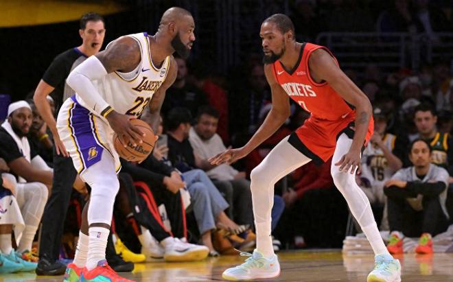 隨著湖人100：92火箭，詹杜常規賽交手31次，老詹砍下795分，KD呢