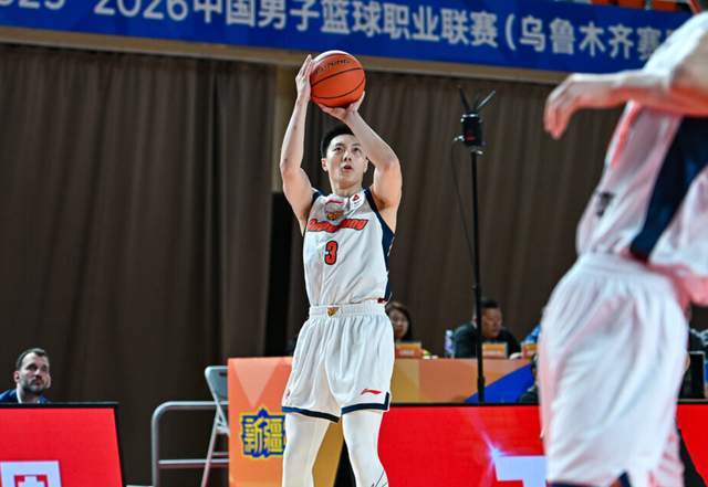 廣東大勝不足為喜！王牌後衛22分鐘僅拿2分，杜鋒看不到爭冠希望