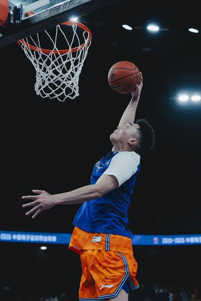 上海灘最強高中生代表上海男籃，出戰！