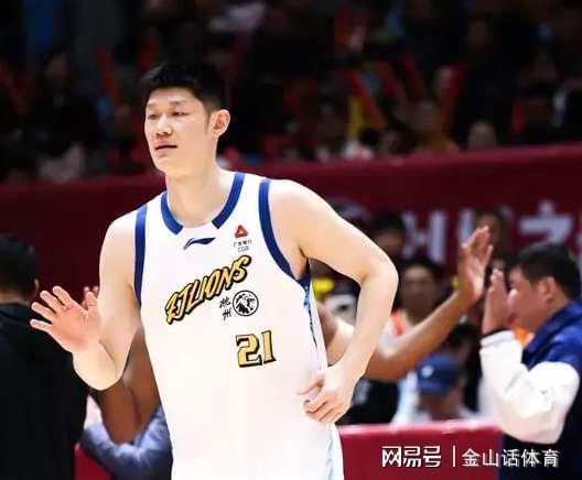 真把自己當腕瞭！絕殺廣東信心爆棚，戰廣廈7投1中，場上一頓胡扔