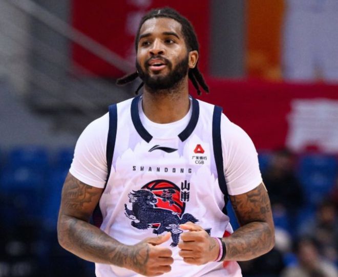 山東隊出現1壞消息！2米06外援意外受傷，CBA常規賽提前報銷