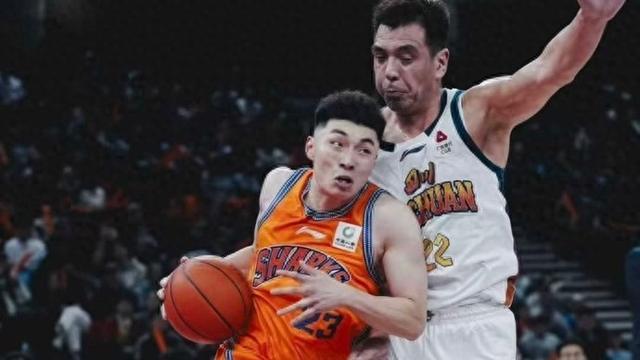 從上海灘最強高中生到大鯊魚本土球員獨苗，吳澤昊上演CBA職業生涯首秀