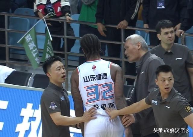 山東男籃遭打擊！核心外援克裡斯手指骨折 預計休戰3-4周